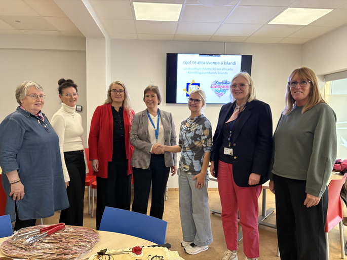 Gjöf til allra kvenna á Íslandi afhent Heilbrigðisstofnun Suðurnesja
